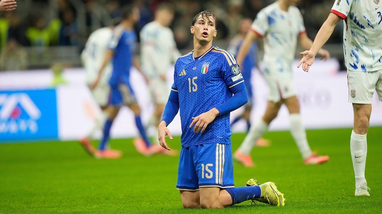 Bukan Luca Toni, Francesco Pio Esposito Lebih Mirip Marco van Basten