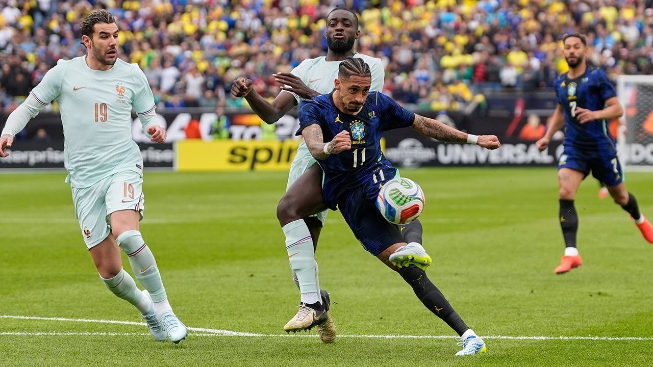 Kabar Buruk, Raphinha Cedera dan Mundur dari Skuad Brasil