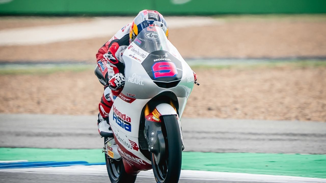 Bikin Indonesia Bangga! Ini 6 Potret Aksi Debut Veda Ega Pratama di Moto3 Thailand 2026