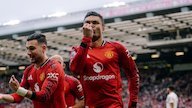 Fans Man United Ingin Casemiro Bertahan, Begitu Pula Sang Pemain, tapi Mengapa Pilih Pergi? Fans Man United Ingin Casemiro Bertahan, Begitu Pula Sang Pemain, tapi Mengapa Pilih Pergi?