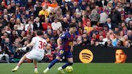 Dilema Xavi Espart bagi Barcelona: Bek Kanan dengan Jiwa Gelandang
