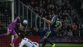 Maarten Paes Starter, Ajax Kalah Telak dari Groningen