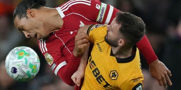 Gol Menit 94 Bikin Emosi! Van Dijk Semprot Chiesa di Laga Wolves vs Liverpool