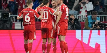 Hasil Bayern vs Monchengladbach: Kevin Diks Bermain Penuh, tapi Die Roten Terlalu Perkasa Lawan 10 Pemain