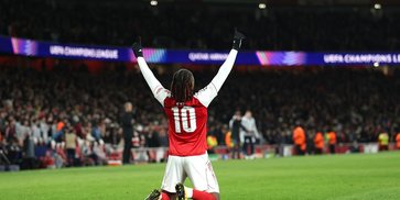 Leandro Trossard Syok Lihat Gol Roket Eberechi Eze, Sampai Geleng-geleng Kepala!