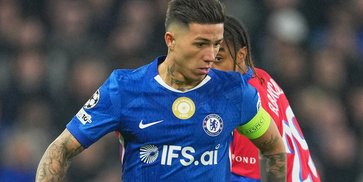 Enzo Fernandez Ragu Bertahan di Chelsea Musim Depan Usai Disingkirkan PSG