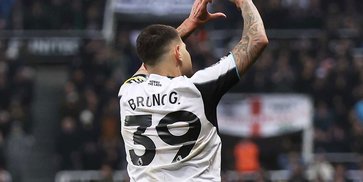 Waduh! Newcastle Ogah Lepas Gelandangnya ke Manchester United