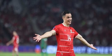 Selamat! Gelandang Timnas Indonesia, Joey Pelupessy Sukses Bawa Lommel SK Promosi ke Kasta Tertinggi Liga Belgia Selamat! Gelandang Timnas Indonesia, Joey Pelupessy Sukses Bawa Lommel SK Promosi ke Kasta Tertinggi Liga Belgia
