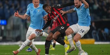 Rapor Pemain AC Milan Usai Dijegal Lazio: Estupinan From Hero to Zero, Rafael Leao Lagi Nggak Mood, Pavlovic Tangguh