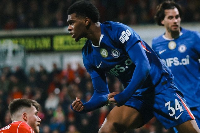 Selebrasi Josh Acheampong usai membobol gawang Wrexham, Minggu (8/3/2026) (c) Chelsea FC Official