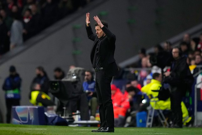 Pemain Pengganti dan Pelatih