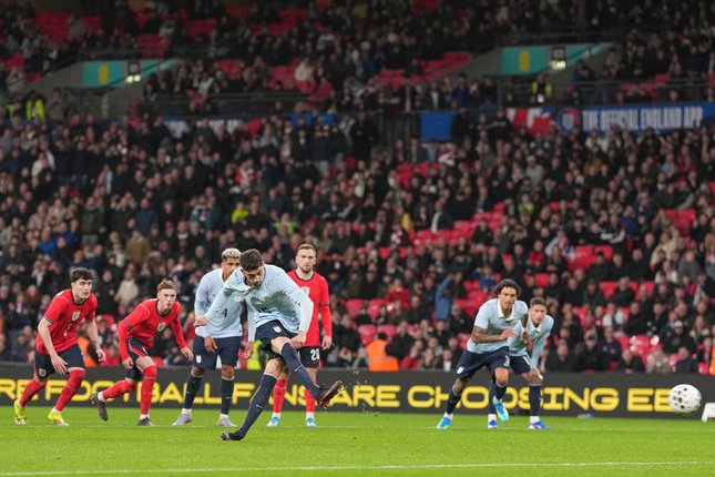 Federico Valverde mencetak gol di laga Inggris vs Uruguay, Sabtu (28/03/2026). (c) AP Photo/Alastair Grant