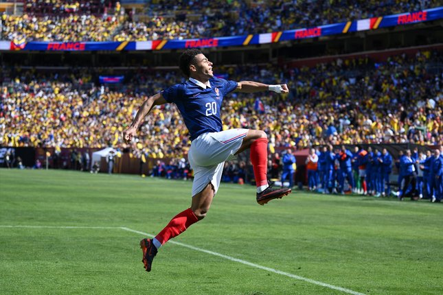 Desire Doue Bawa Prancis Unggul