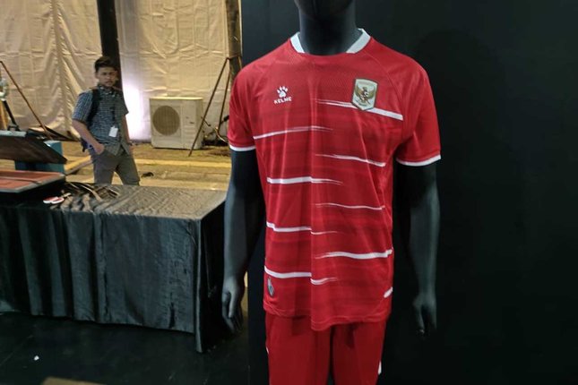 Jersey Timnas Hadir dalam Dua Versi: Player Issue dan Replica