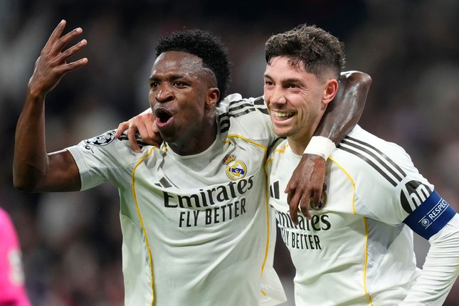 Hat-trick Kilat yang Menghancurkan Mental City