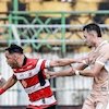 Hasil Madura United vs Dewa United: 2 Gol Ricky Kambuaya Bikin Sape Kerrab Tertahan di Zona Degradasi BRI Super League