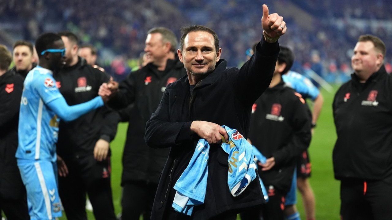 Jawaban Berkelas Frank Lampard Saat Dikaitkan Kembali ke Chelsea: Saya Fokus di Coventry City!