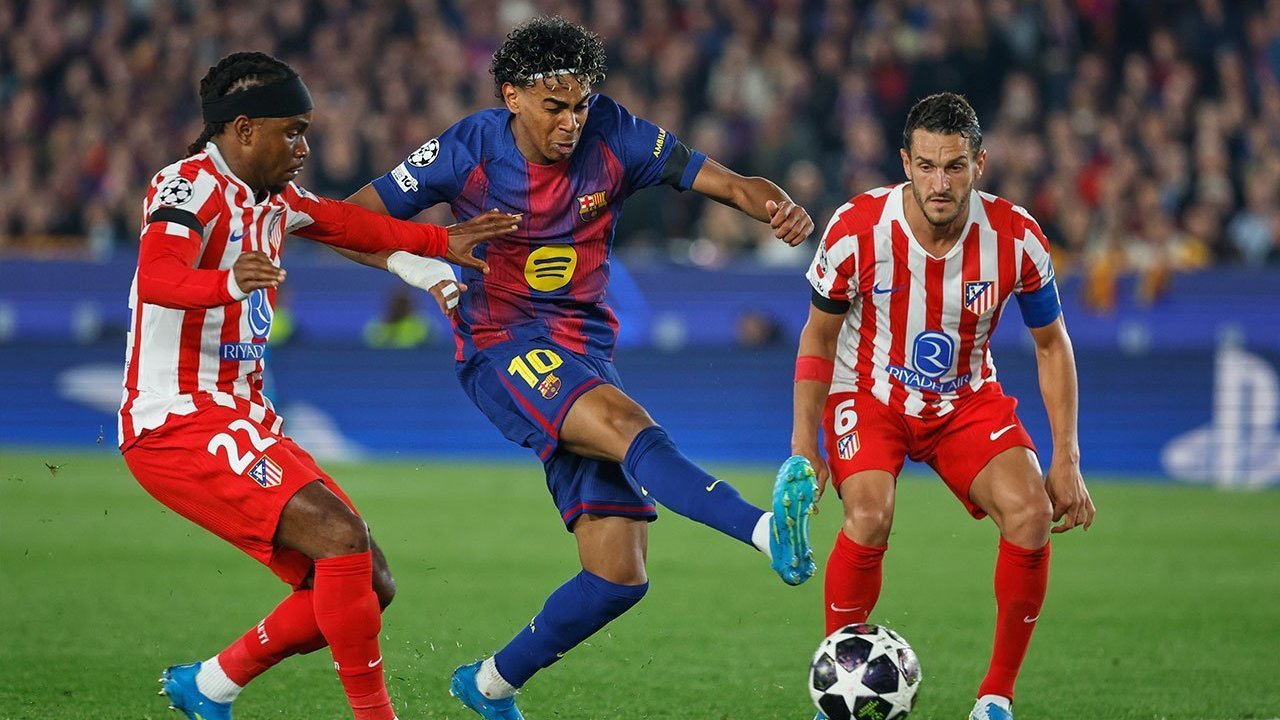 Drama VAR Barcelona vs Atletico Madrid: Saat Tangan Pubill Bikin Rashford dan Gerard Martin Murka Drama VAR Barcelona vs Atletico Madrid: Saat Tangan Pubill Bikin Rashford dan Gerard Martin Murka