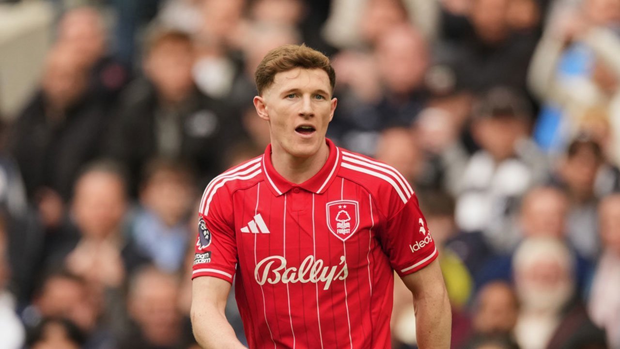 Rio Ferdinand Rekomendasikan Elliot Anderson untuk Manchester United, Dinilai Cocok Dampingi Kobbie Mainoo