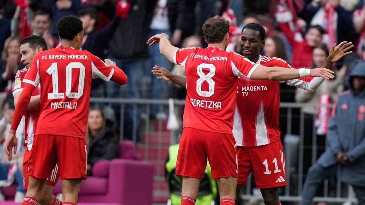 Hasil Bayern vs Stuttgart: Comeback Gila 4-2, Die Roten Resmi Juara Bundesliga!