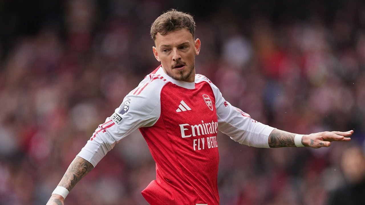 Video Keributan Usai Laga Atletico vs Arsenal: Ben White Injak Logo Klub, Diego Simeone Ngamuk!