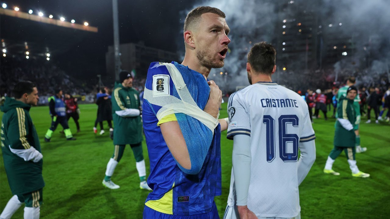 Edin Dzeko, Inspirasi Bosnia Lolos Piala Dunia yang Kini Harus Berpacu Pulihkan Cedera