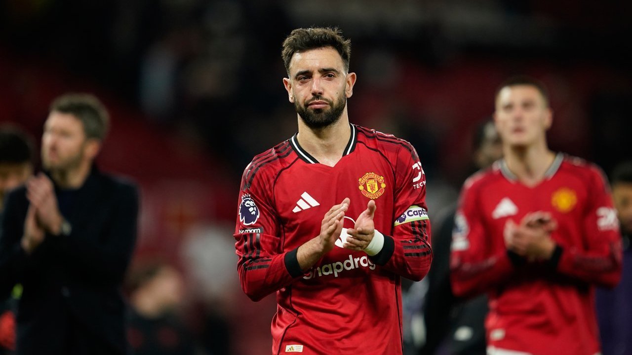 Bruno Fernandes Bikin Fans Man United Murka Saat Leeds Cetak Gol Kedua di Old Trafford, Ada Apa?