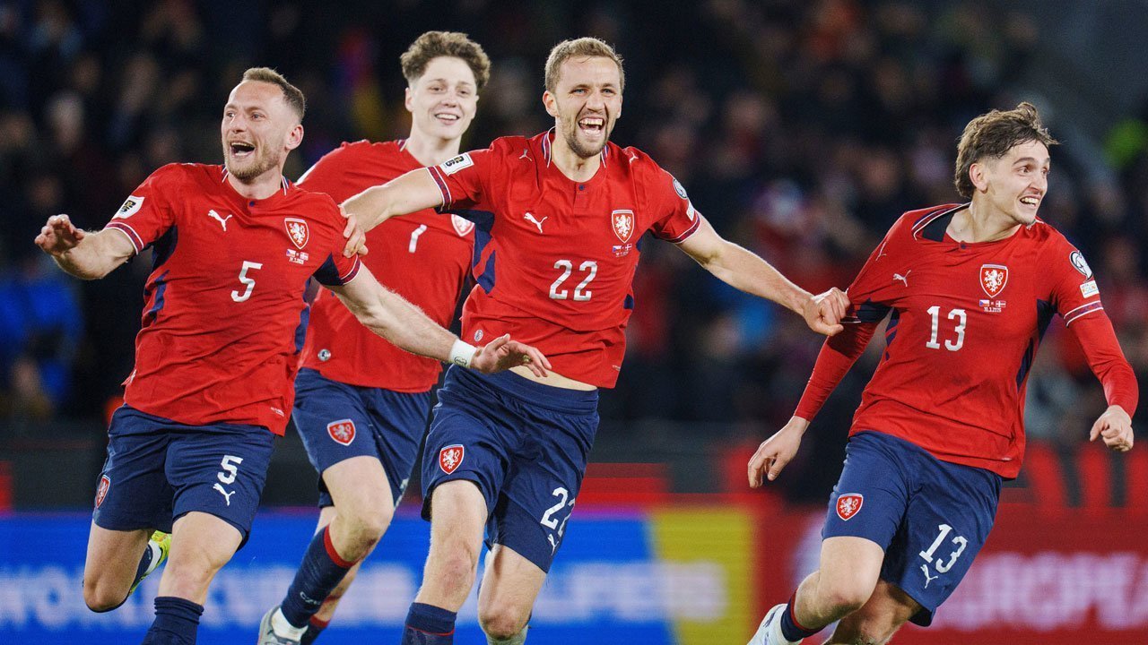 Aneh, Tendangan Bebas Malah 'Dieksekusi' Oleh Pagar Betis Lawan