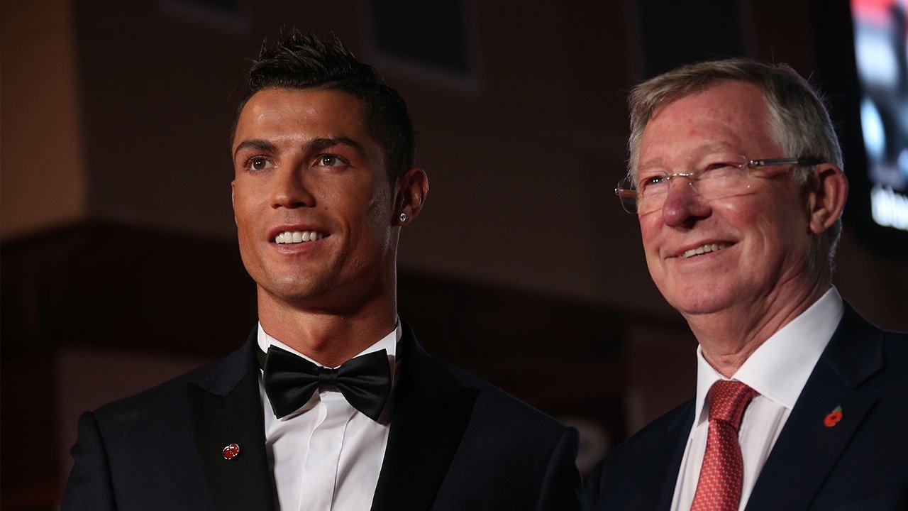 Kisah Haru Sir Alex Ferguson: Nyaris Menangis Saat Cristiano Ronaldo Pamit dari MU ke Real Madrid Kisah Haru Sir Alex Ferguson: Nyaris Menangis Saat Cristiano Ronaldo Pamit dari MU ke Real Madrid