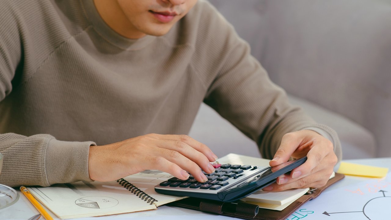 Kejar Target Finansial Seperti Kejar Gol, Cicil Emas Bisa Jadi Taktiknya