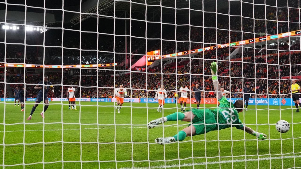 Hasil Belanda vs Ekuador: Denzel Dumfries Dikartu Merah, Oranje Ditahan Imbang La Tri