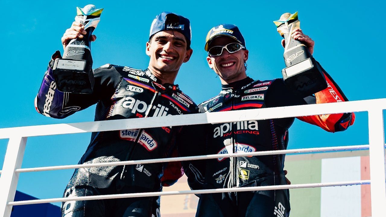 Andrea Dovizioso Sebut Aprilia Bisa Juarai MotoGP 2026: Sedang Tangguh dan Marc Marquez Sedang Cedera Andrea Dovizioso Sebut Aprilia Bisa Juarai MotoGP 2026: Sedang Tangguh dan Marc Marquez Sedang Cedera