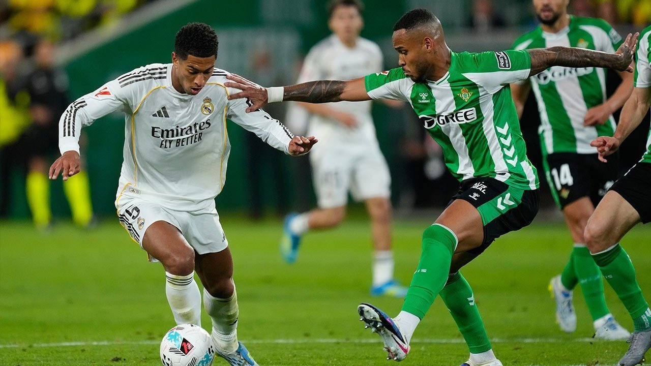 Barcelona Ditawari Bek Kiri Tangguh Real Betis Senilai 30 Juta, Opsi Murah Pengganti Bastoni?