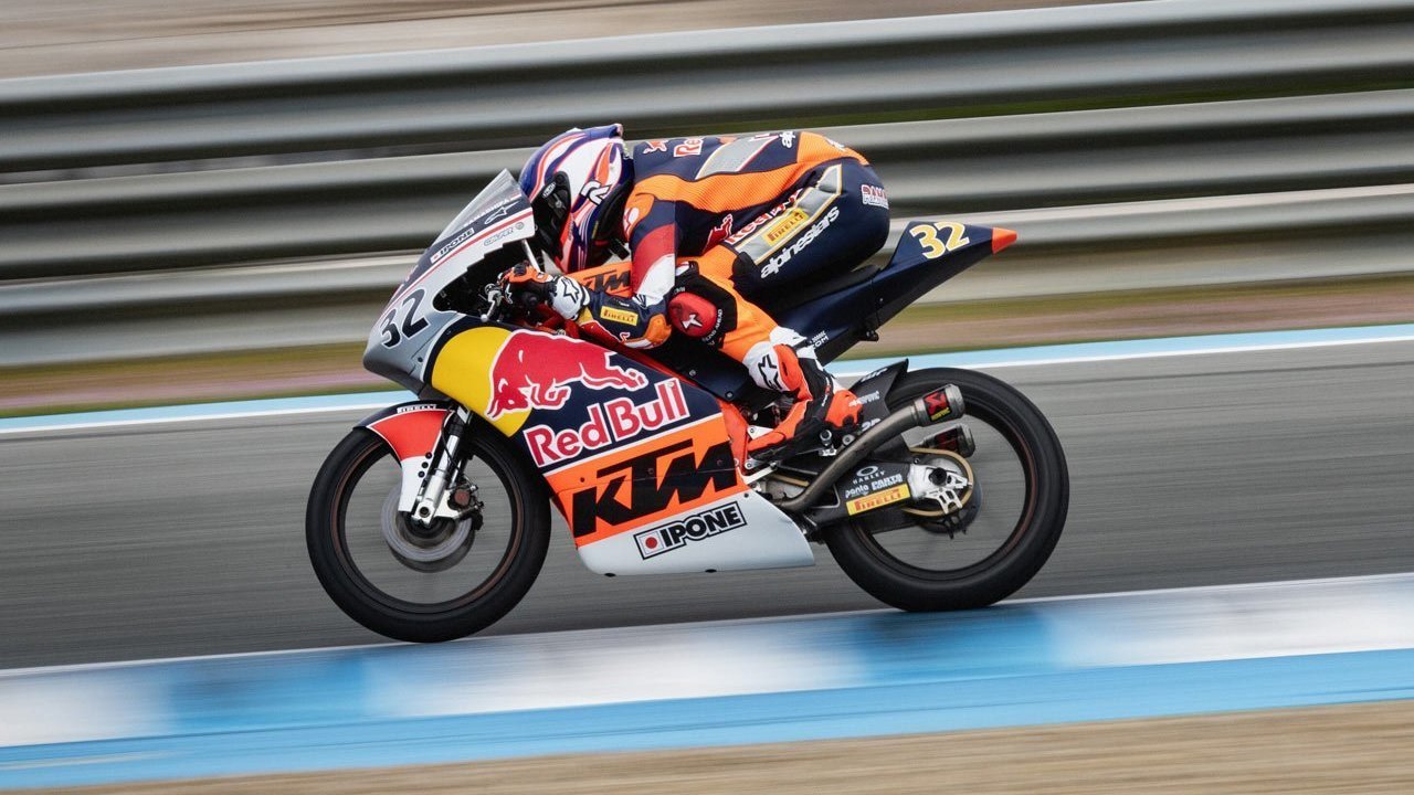 Hasil Race 1 Red Bull Rookies Cup Spanyol 2026: Kiandra Ramadhipa Tembus 7 Besar, Benat Fernandez Menang