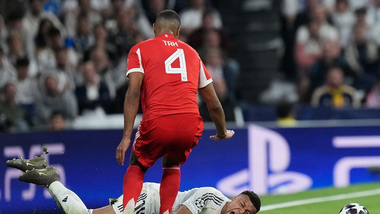 Tekel Keras Jonathan Tah kepada Kylian Mbappe, Harusnya Dihukum Kartu Merah? Tekel Keras Jonathan Tah kepada Kylian Mbappe, Harusnya Dihukum Kartu Merah?