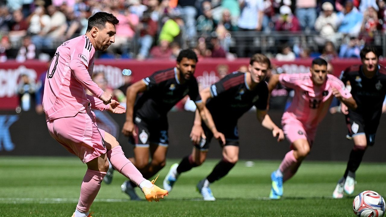 Menang Dramatis, Dua Gol Lionel Messi Bawa Inter Miami Tundukkan Colorado Rapids