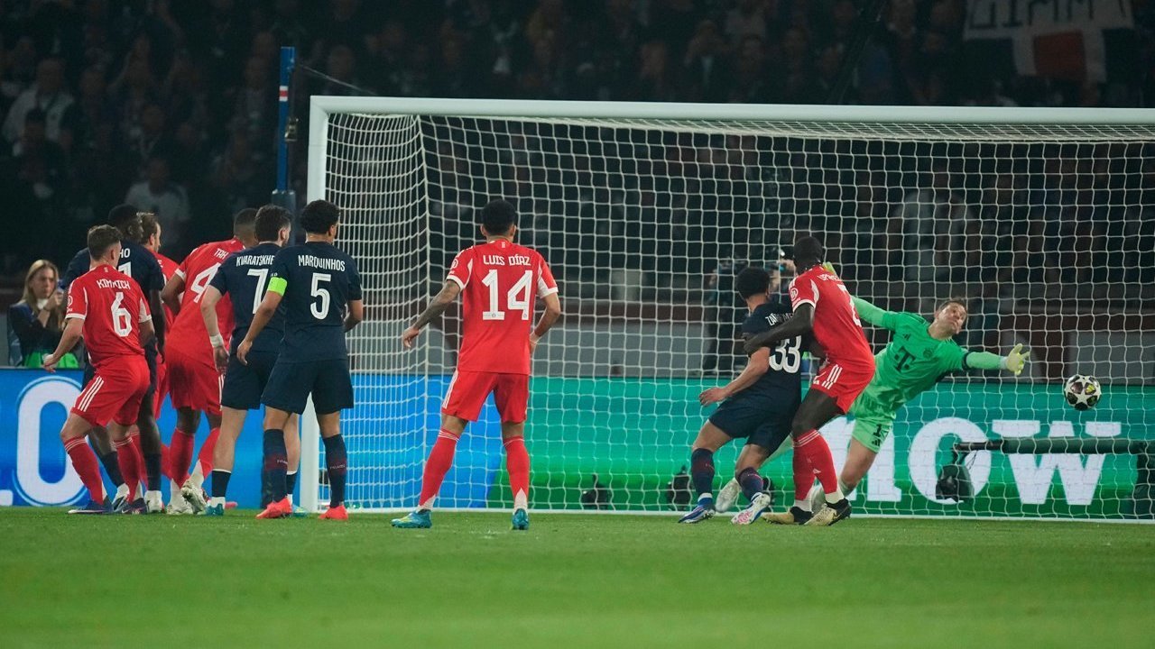 Statistik Buruk Manuel Neuer di Laga PSG vs Bayern: Sampai Pecahkan Rekor Negatif yang Sudah Bertahan 16 Tahun