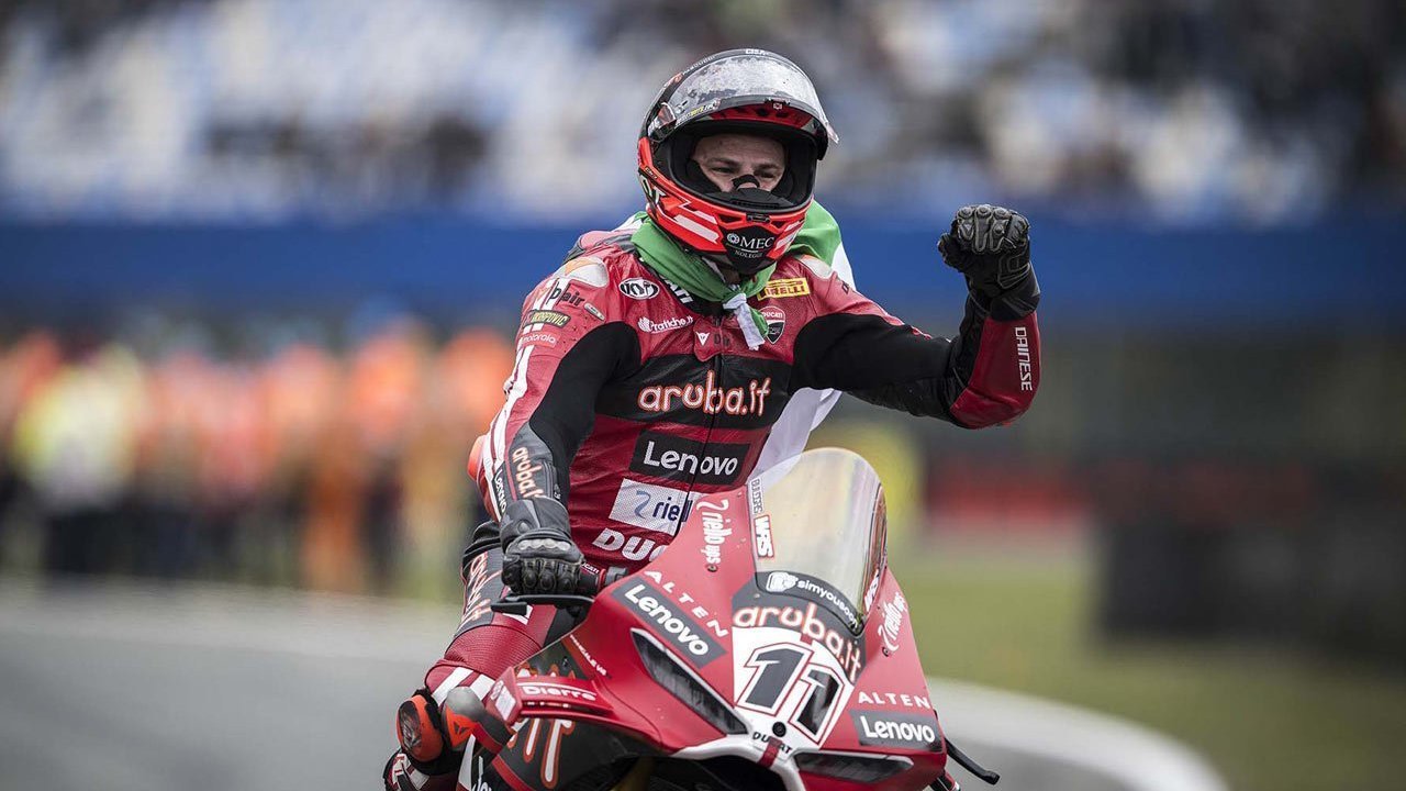 Hasil Superpole WorldSBK Aragon 2026: Nicolo Bulega Sabet Pole, Kalahkan Iker Lecuona Hasil Superpole WorldSBK Aragon 2026: Nicolo Bulega Sabet Pole, Kalahkan Iker Lecuona