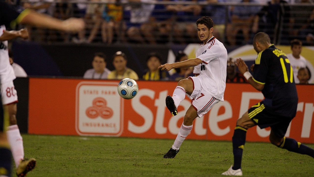 Cerita Alexandre Pato Kaget Lihat Ruang Ganti AC Milan dan Kedekatannya dengan Ancelotti Cerita Alexandre Pato Kaget Lihat Ruang Ganti AC Milan dan Kedekatannya dengan Ancelotti