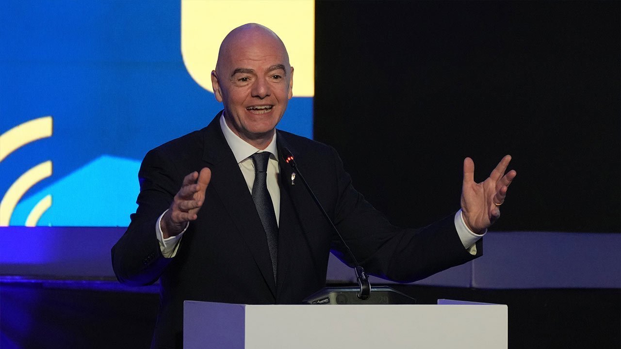 Gianni Infantino Bertemu Erick Thohir Menjelang Kongres FIFA di Kanada: Bahas Sepak Bola Indonesia, Infrastruktur, Kompetisi, dan Pemain Muda