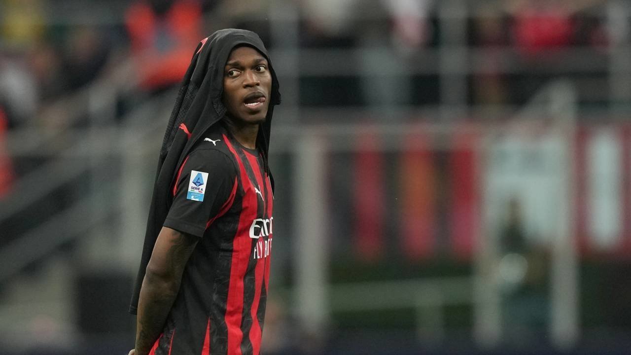 Milan Dibantai Udinese 0-3, Rafael Leao Disoraki Fans di San Siro