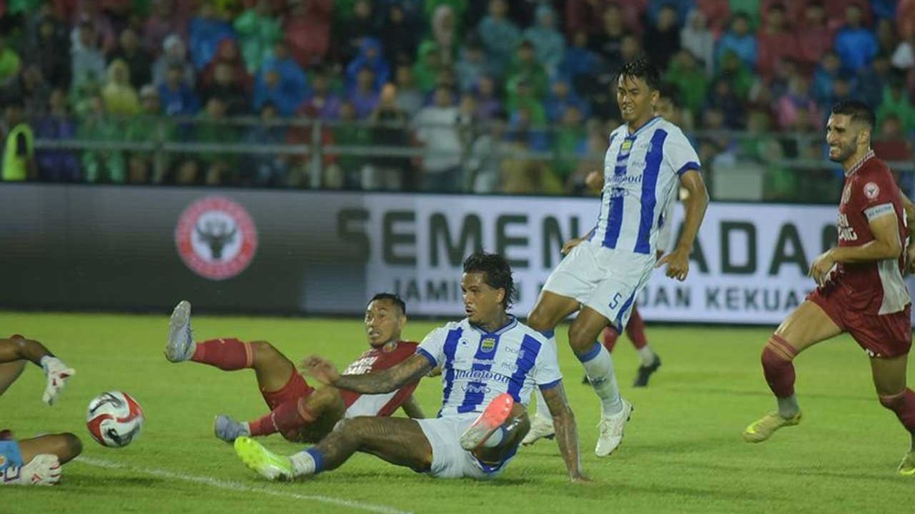 Hasil Semen Padang vs Persib: Menang di Bawah Guyuran Hujan, Maung Bandung 9 Poin di Atas Persija Hasil Semen Padang vs Persib: Menang di Bawah Guyuran Hujan, Maung Bandung 9 Poin di Atas Persija