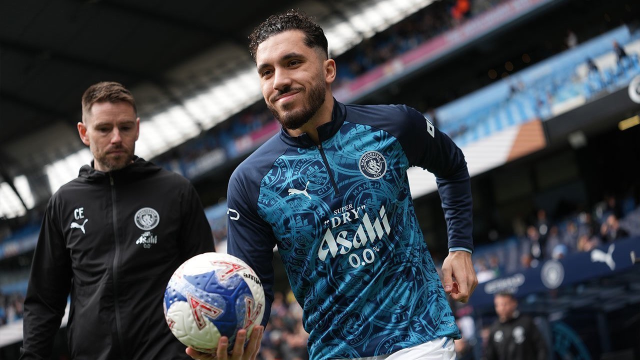 Aksi Nyeleneh Rayan Cherki di FA Cup: Tukar Jersey Terlalu Dini Hingga Ditegur Staf City Aksi Nyeleneh Rayan Cherki di FA Cup: Tukar Jersey Terlalu Dini Hingga Ditegur Staf City