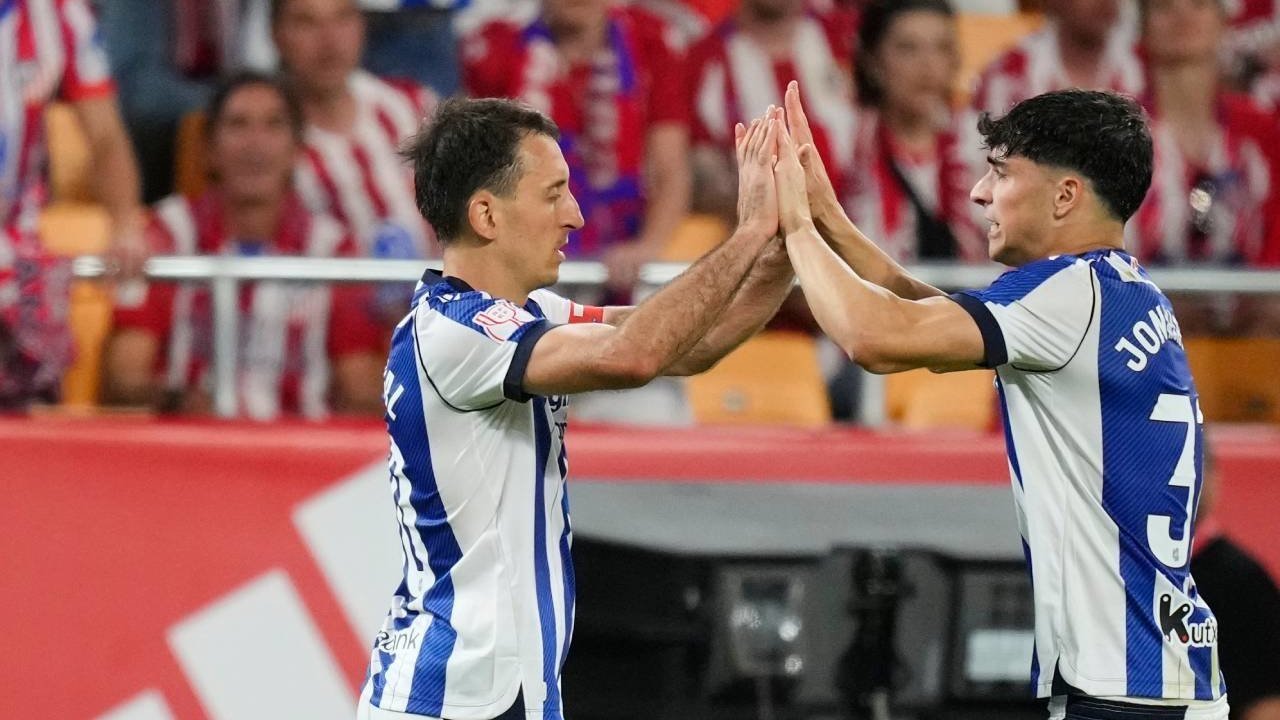 Barcelona Jajaki Alternatif Alessandro Bastoni, Deco Temui Agen Bek Real Sociedad