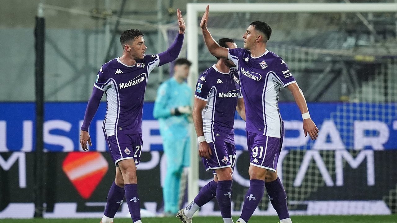 Fiorentina vs Lazio: Sundulan Gosens dan Tembok De Gea Amankan Poin Penuh La Viola Fiorentina vs Lazio: Sundulan Gosens dan Tembok De Gea Amankan Poin Penuh La Viola