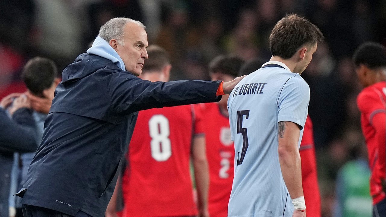 Bukan Bruno Fernandes, Kebangkitan Manuel Ugarte Jadi Kabar Bahagia Bagi Man United di Jeda Internasional