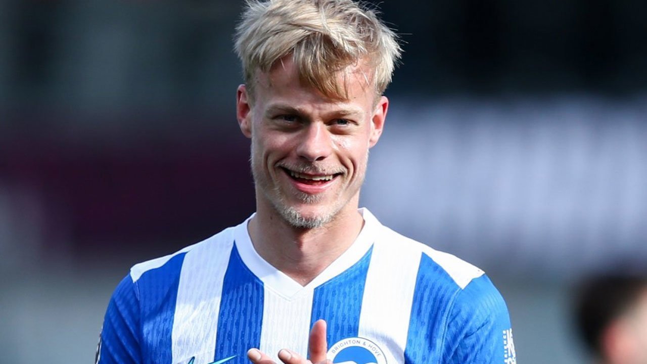 Man of the Match Brighton vs Chelsea: Jan Paul van Hecke