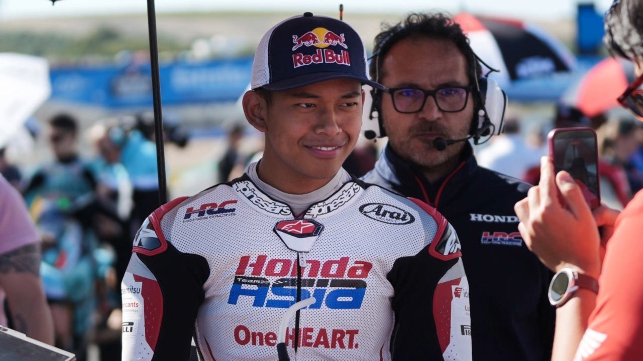 Veda Ega Pratama Dipuji Manajer Honda Team Asia Berkat Aksi Comeback Gemilang di Moto3 Spanyol 2026