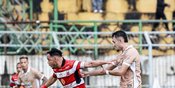 Hasil Madura United vs Dewa United: 2 Gol Ricky Kambuaya Bikin Sape Kerrab Tertahan di Zona Degradasi BRI Super League