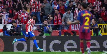 Ademola Lookman Mematikan, Griezman Jenius, Juan Musso Bisa Diandalkan, Barca Pun Pulang